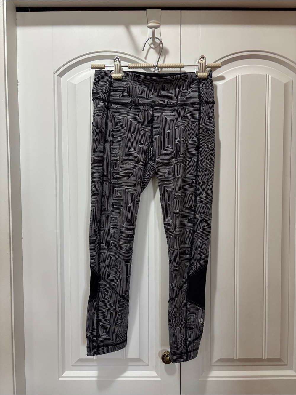 lululemon athletica Black & grey Geometric Cropped Leggings